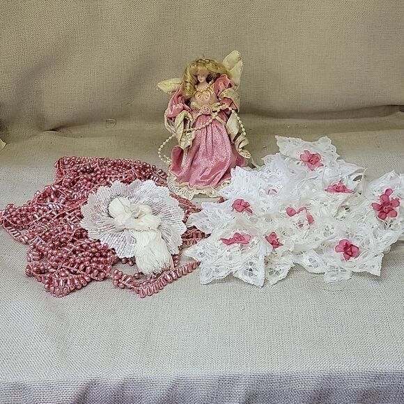 Angel tree topper, 20 lacey star ornaments, string of beads - Picture 1 of 12